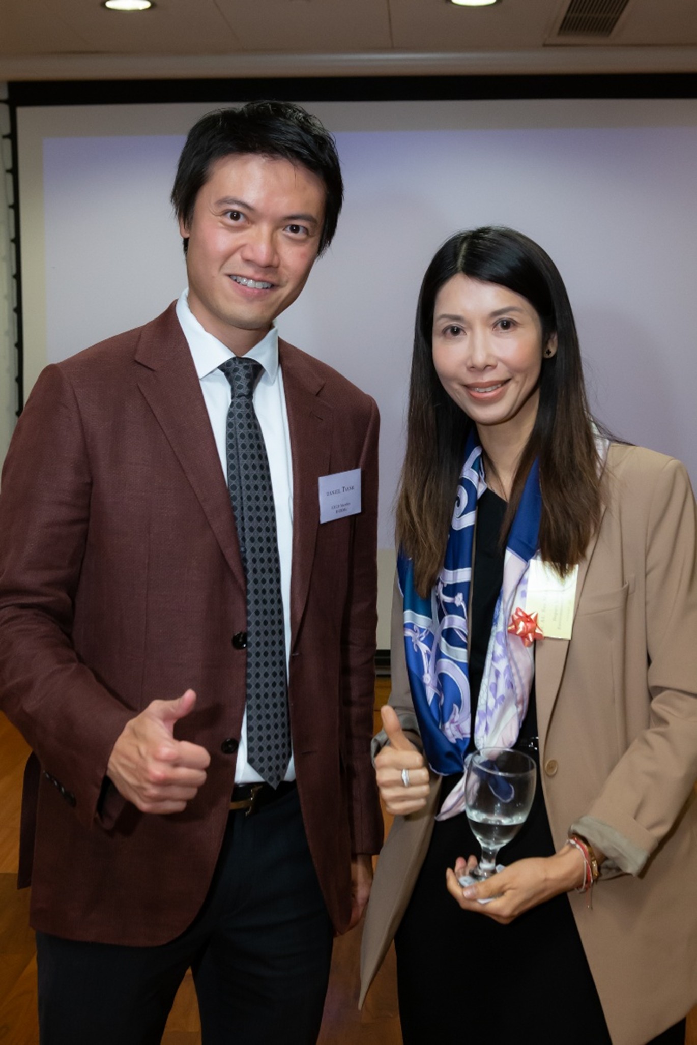 Prof. Tsang and Dr. Au symbolizing strong academia-government synergy in advancing sustainable waste management practices