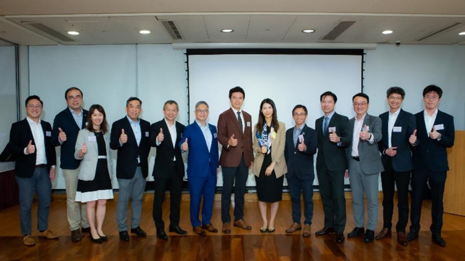 Prof. Dan Tsang (center), Dr. Vanessa Au (sixth from right) and distinguished guests from the academia, industry and government at the reception reaffirming their collective commitment to advancing and shaping the future of sustainable waste management and circular economy in Hong Kong